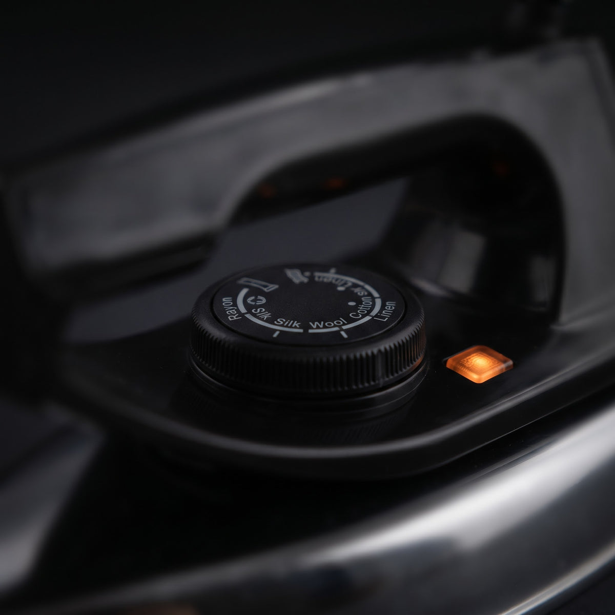 National Smart Dry Iron – with Adjustable Temperature Control